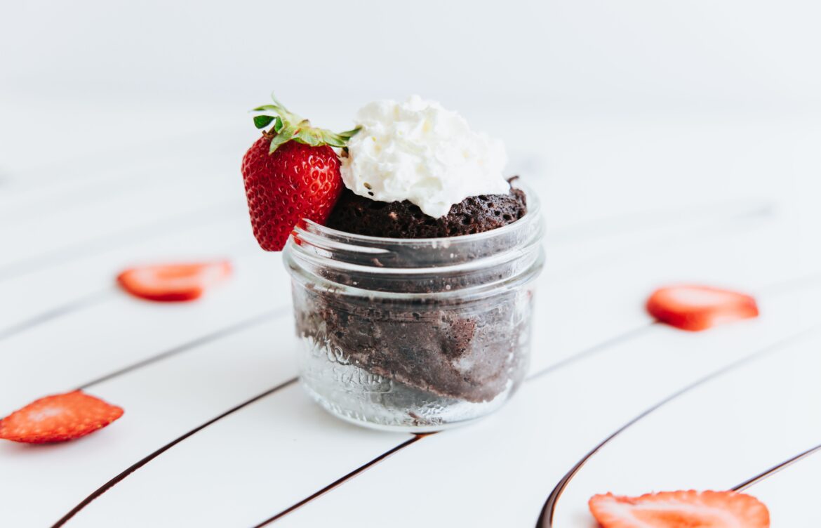 Step by Step Guide to Making Mason Jar Cakes